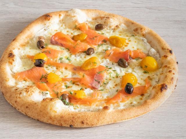 Pizza saumon et olives